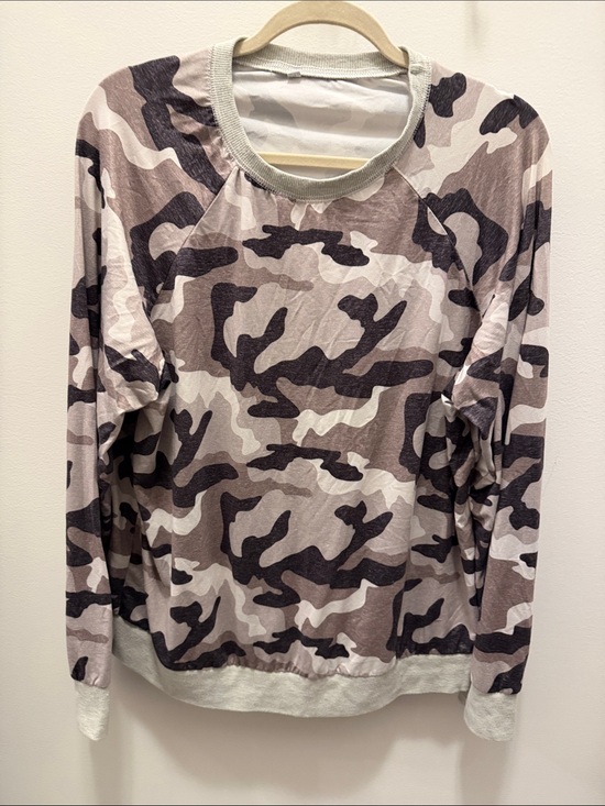 Tops - Camo Print Long Sleeve Women's Top - Taupe